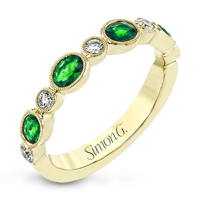 Simon G. 18ky .58ctw oval Emerald .15diamond Band