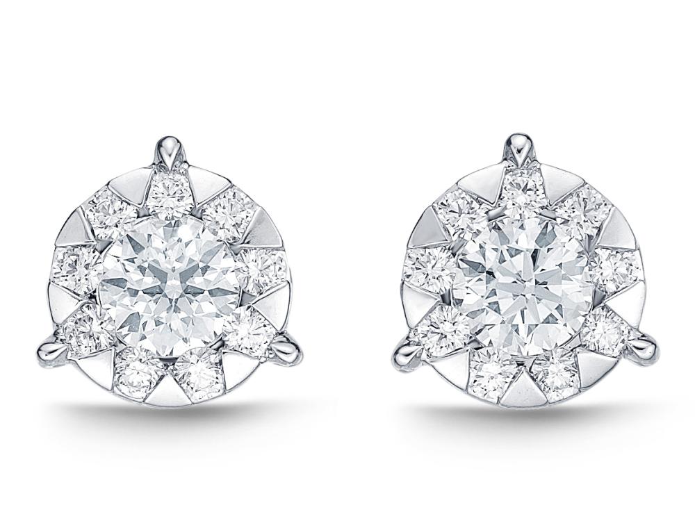 18kw 0.95ctw Diamond Cluster Stud Earrings 0.95ctw