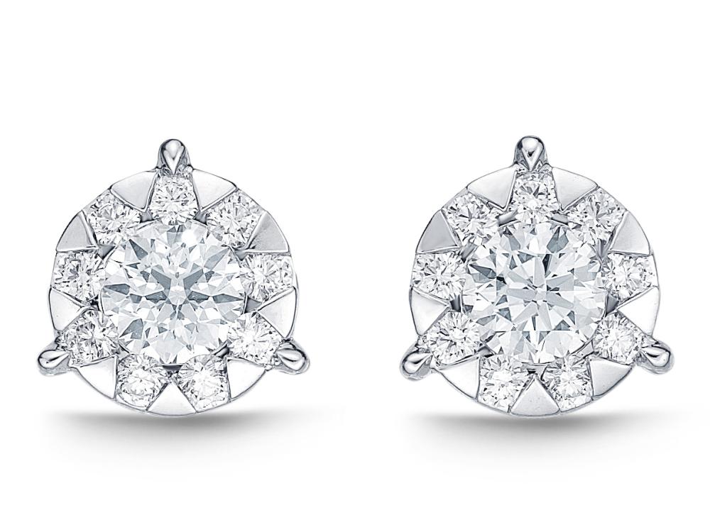 18kw 0.95ctw Diamond Cluster Stud Earrings 0.95ctw