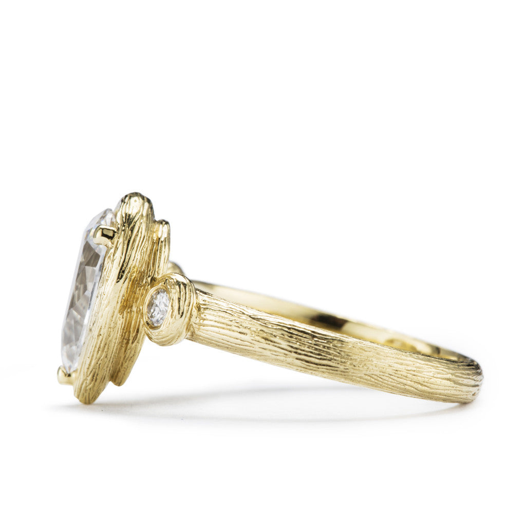 Pear Shaped Diamond Engagement Ring "Artemis" 