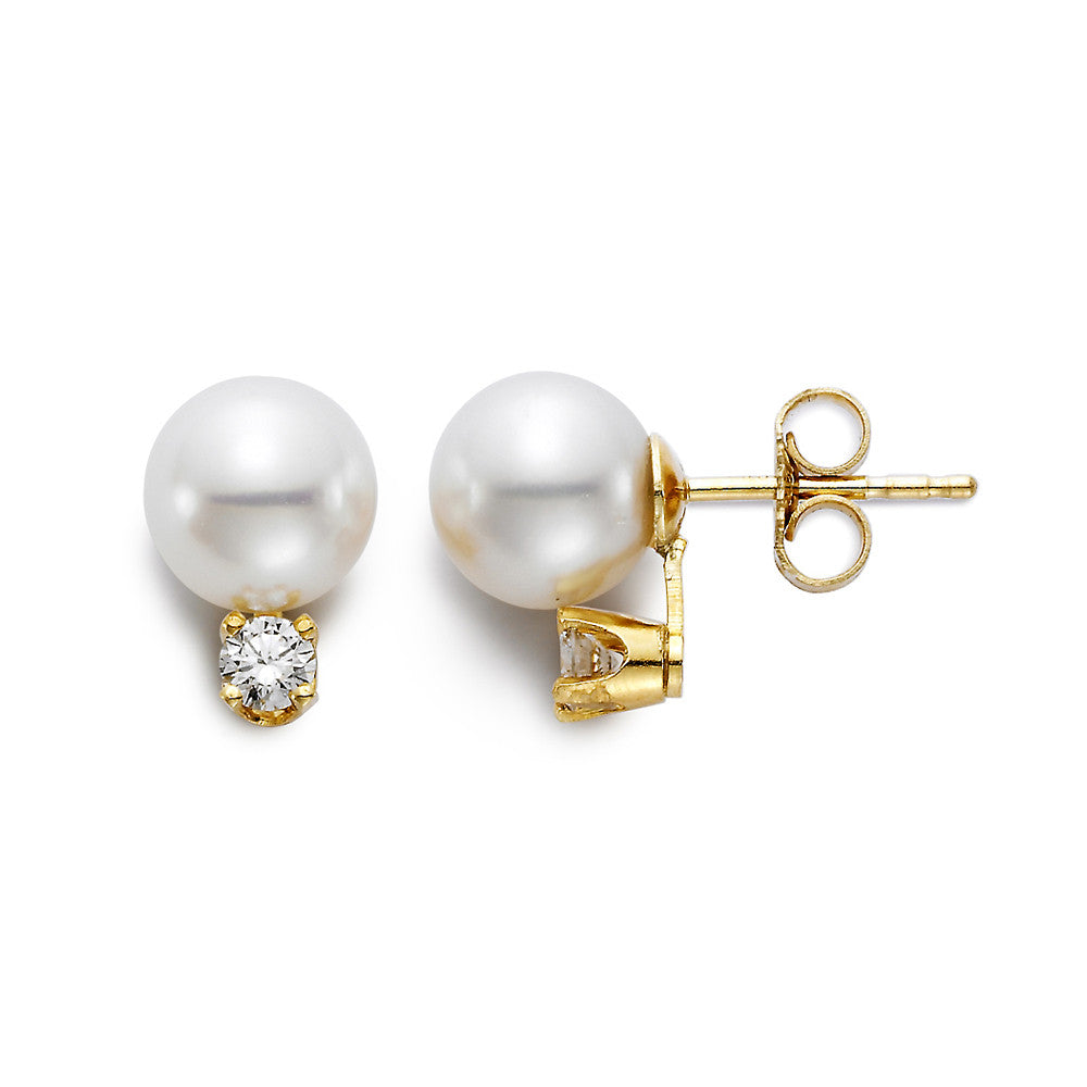  Akoya pearl and diamond earrings in yellow gold. Perfect for the bride. 
