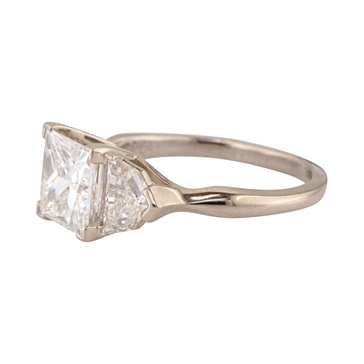 Three Stone Engagement ring 'Florin' with princess cut diamond.